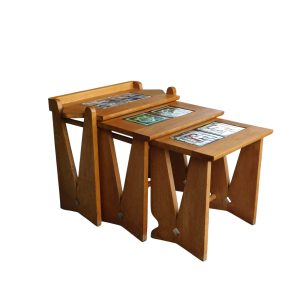 Set de 3 tables gigognes, Guillerme et Chambron